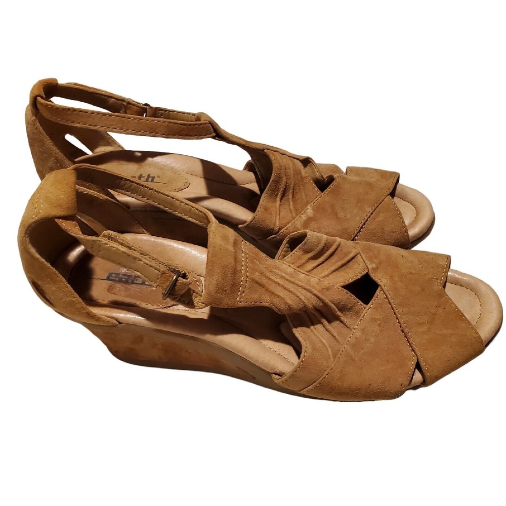 Earth Women's Wedge Sandals in Tan Suede
